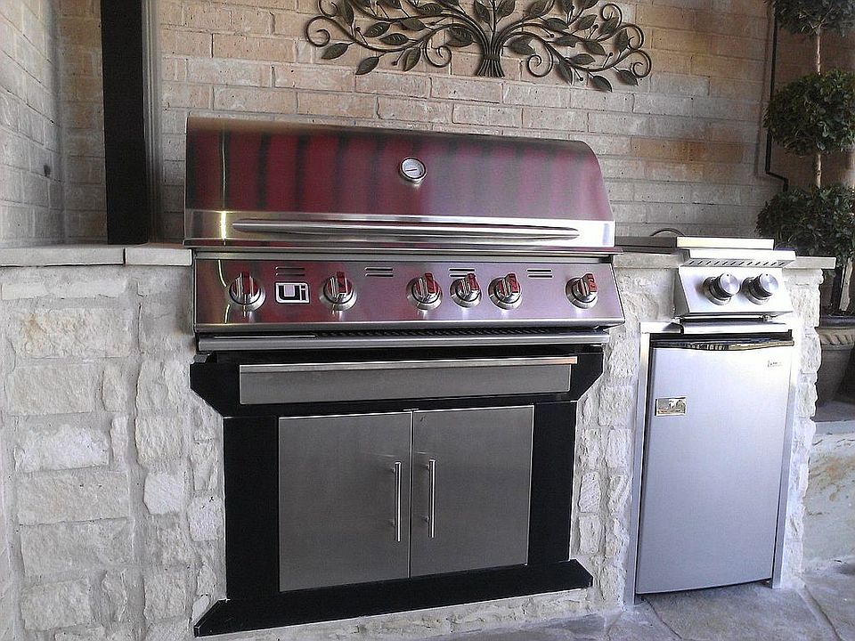 1st image of 3211 Walker Dr