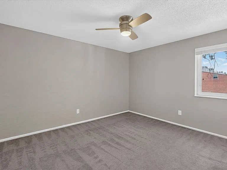 4355 Maryland Ave #202 — Photo 14