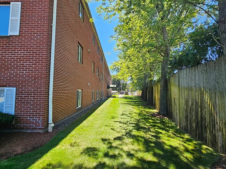 35 Prospect St #215 — Photo 27