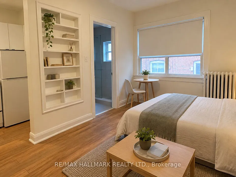 595 Saint Clair Ave W #14