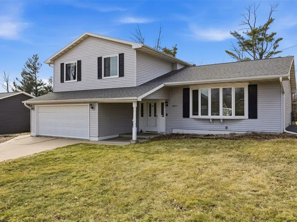 3015 Circle Hill Ct NE, Cedar Rapids, IA 52402