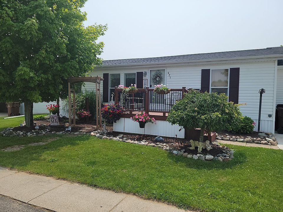 1st image of 421 Birds Nest Ln
