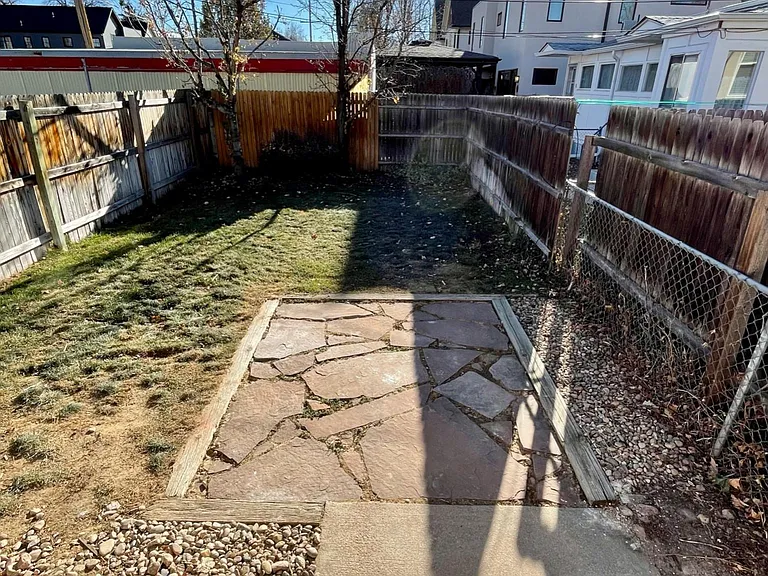 722 E Florida Ave — Photo 26