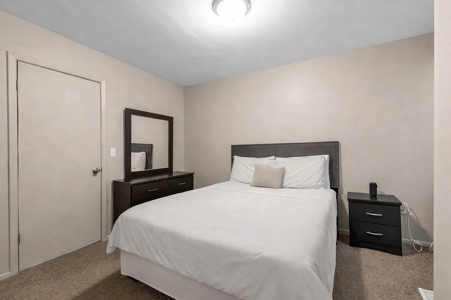 2 bed, 1250 sqft, $1,749 — Photo 1