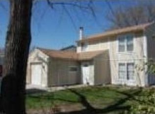 608 E Bristol Ln, Olathe, KS 66061