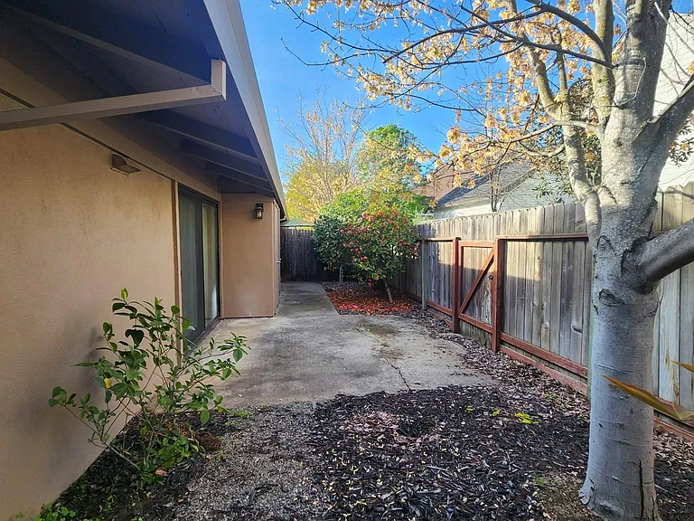 4326 Fair Oaks Blvd — Photo 38