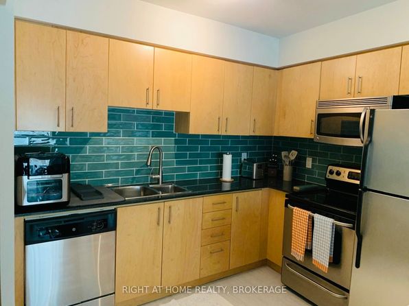 8 Scollard St #1109-C02, Toronto, ON M5R 1M2