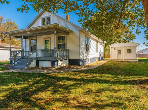 304 N Washington St, Hartsburg, IL 62643