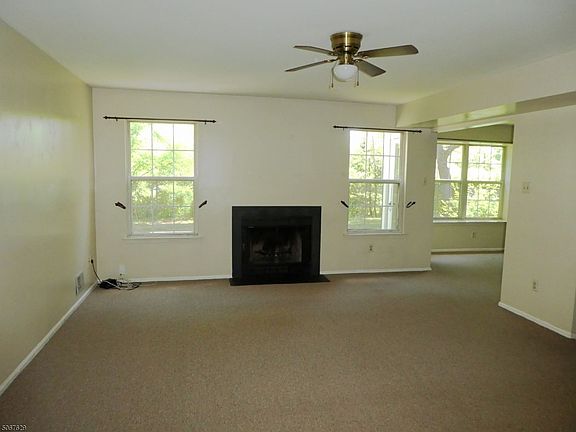 4th image of 106 Stonehedge Ct