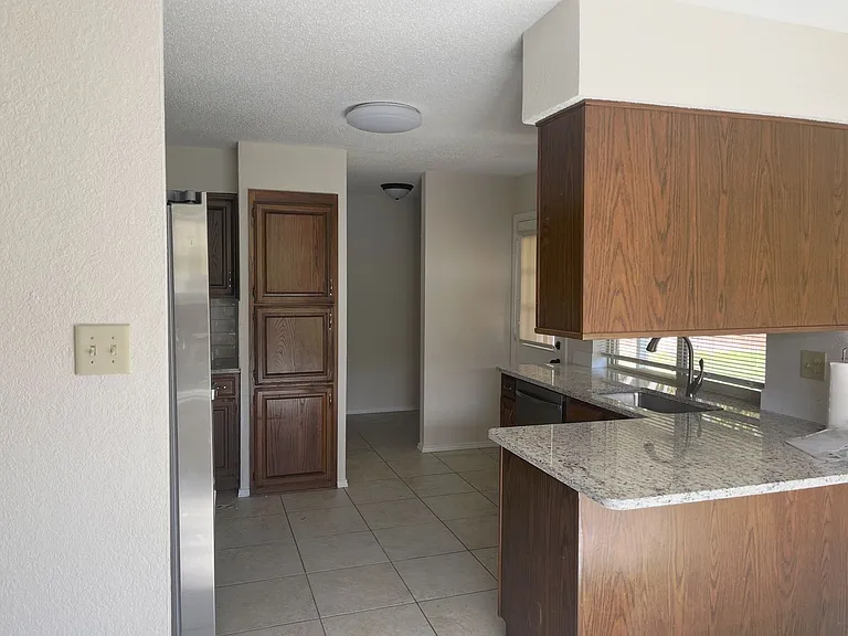 2201 Sage Ln — Photo 15
