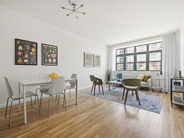 150 Ocean Pkwy APT 4A, Brooklyn, NY 11218