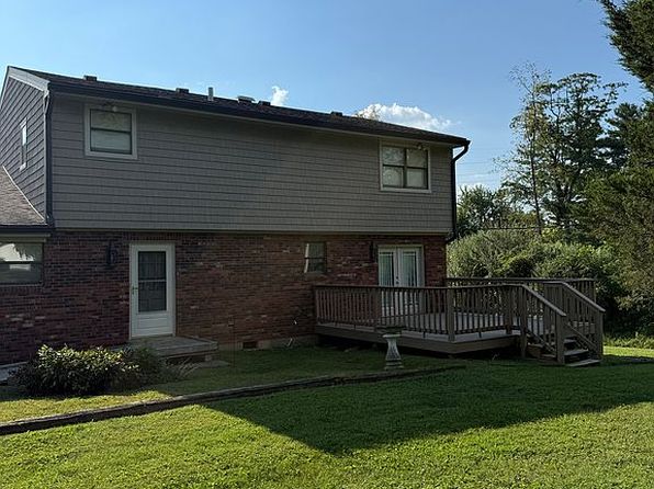2911 Borowick Cir