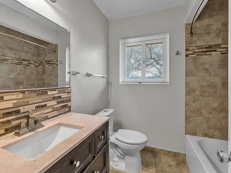 26800 Van Buren Rd — Photo 22