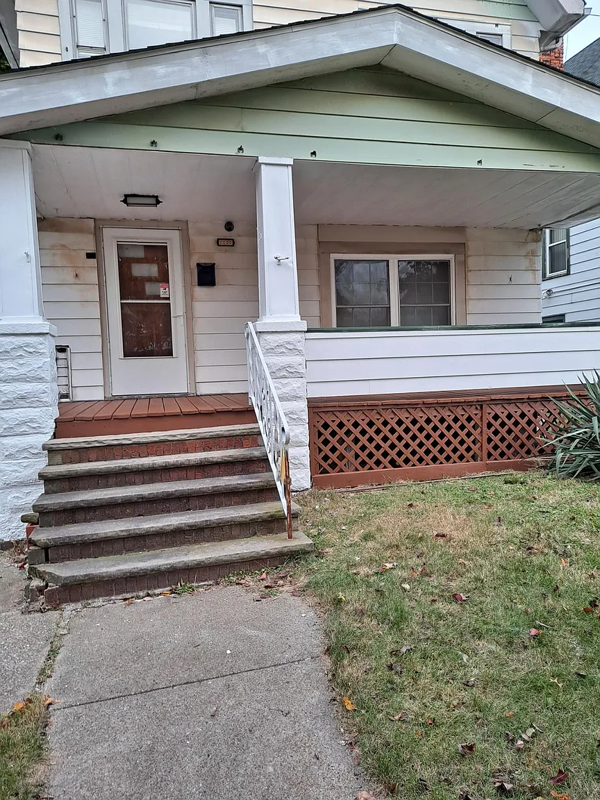 1449 E 175th St photo 1