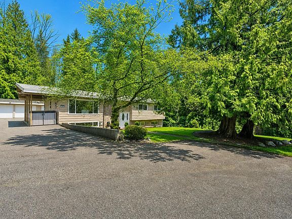 2nd image of 733 Shaw Ave