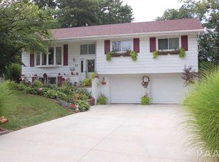 1711 N Autumn Ln, Peoria, IL 61604