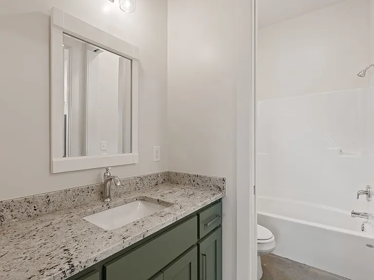 711 Jefferson St — Photo 12