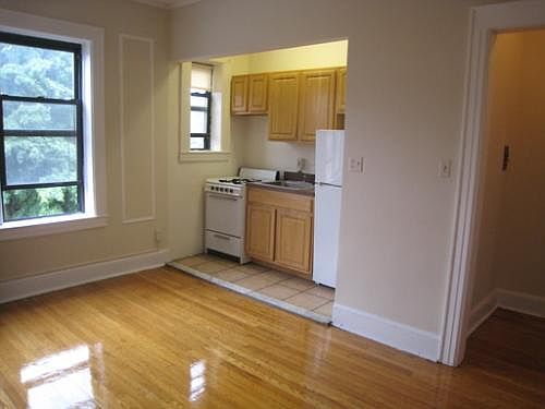 4th image of 48 Hill St APT 405