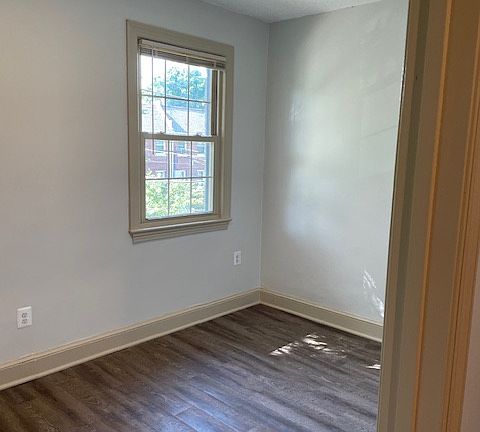 5th image of 3911 9th St NE APT 3