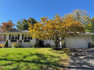 27 Sunset Dr, Delmar, NY 12054