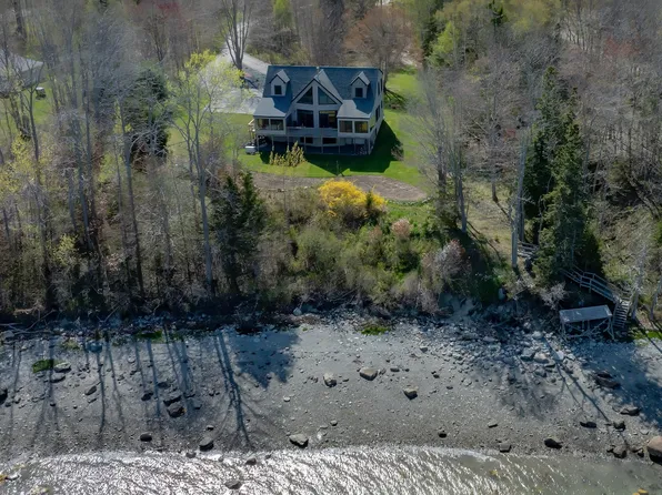 438 Oak Point Road, Trenton, ME 04605