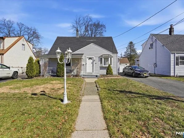 30 Decker Rd, Wanaque, NJ 07465