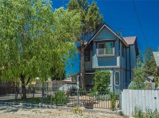 909 Sequoia Dr, Big Bear City, CA 92314