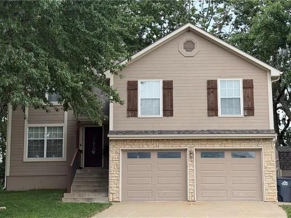 2000 NE Springbrook St, Blue Springs, MO 64014
