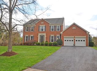 6255 Welton Dr, Centreville, VA 20120