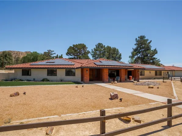 19954 Tinne Rd, Apple Valley, CA 92307