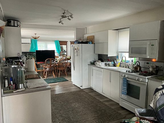 2nd image of 567 Nantasket Ave