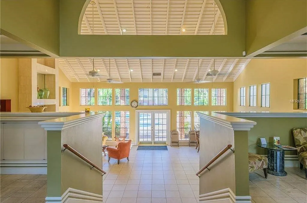 2 bed, 950 sqft, $1,825 — Photo 1