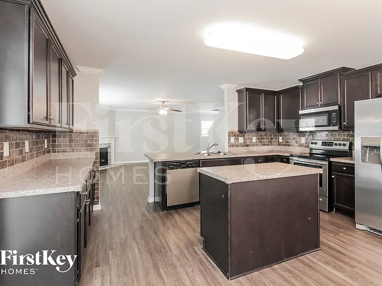 7516 Niccoline Ln — Photo 6