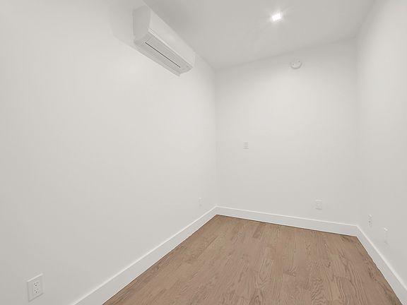 5th image of 2909 Albemarle Rd #4R