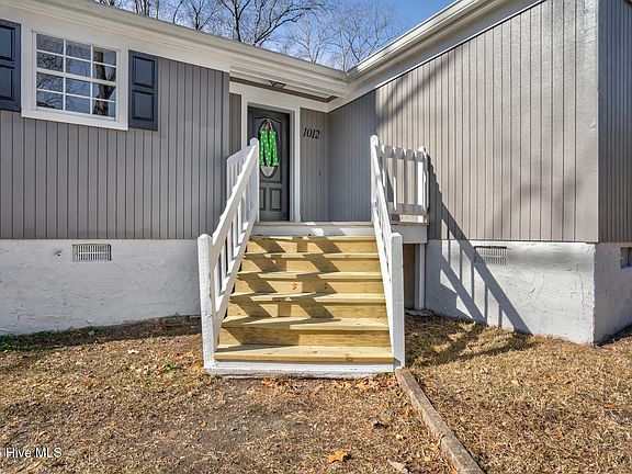 3rd image of 1012 N Hornbeam Drive