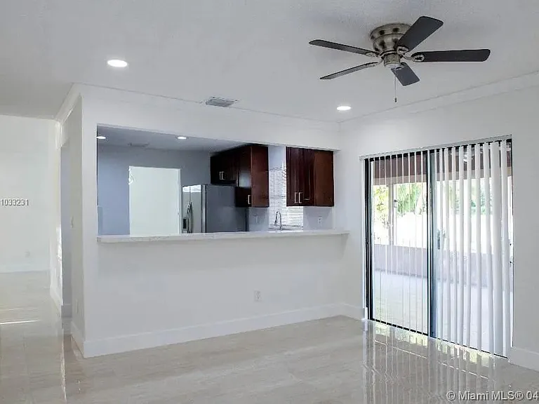4804 SW 118th Ter — Photo 9