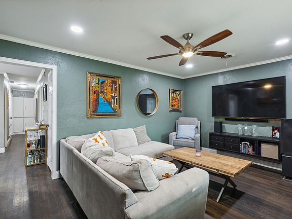 3rd image of 8938 Angleton Pl
