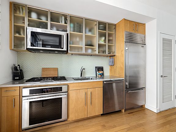 3rd image of 1 Northside Piers APT 7A