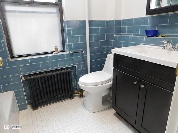 4th image of 274 W 71st St APT 4
