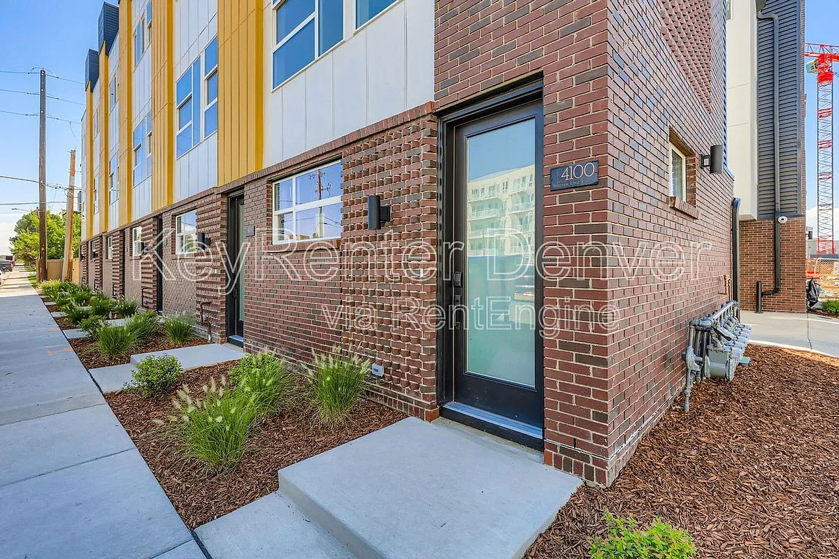 Building Photo - 4100 E Warren Ave #2