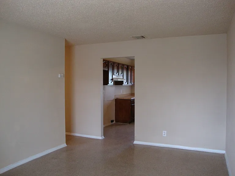 8715 Yellow Knife St — Photo 6