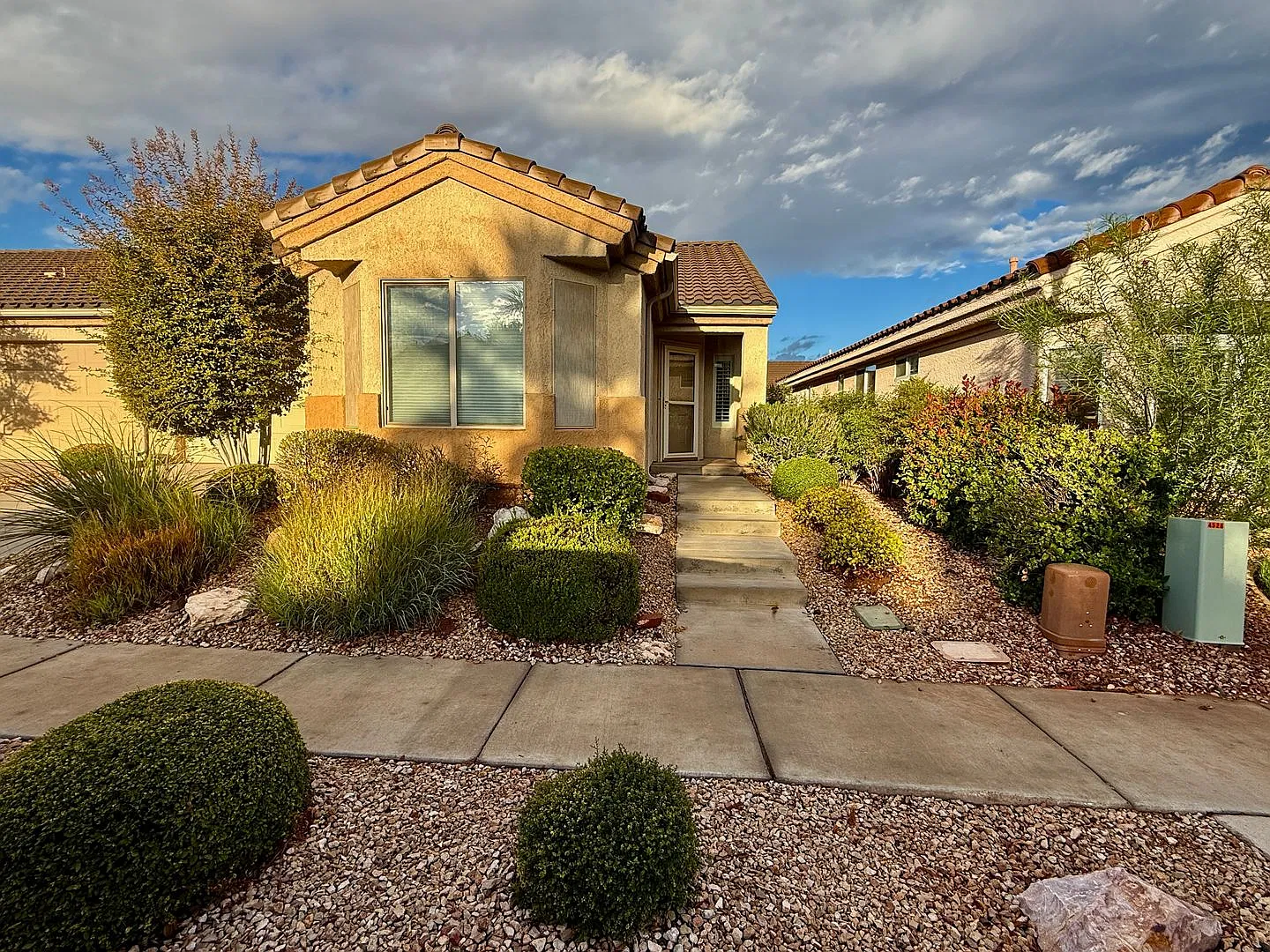 2-BR Home in 55+ Sun River Community is Move-In Ready! — Photo 2
