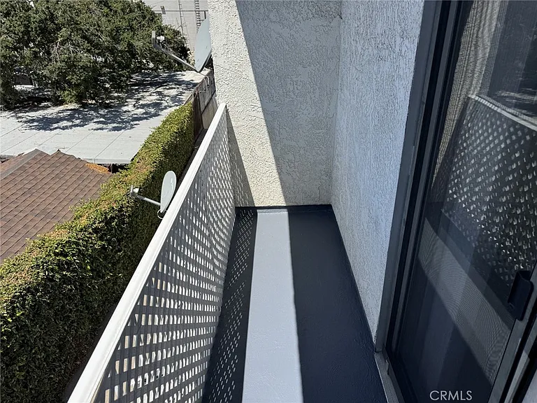 7039 Remmet Ave #G — Photo 12