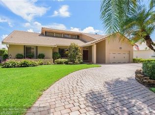 8826 NW 54th St, Pompano Beach, FL 33067