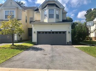 17 Cornwall Ln, Middletown, NY 10940