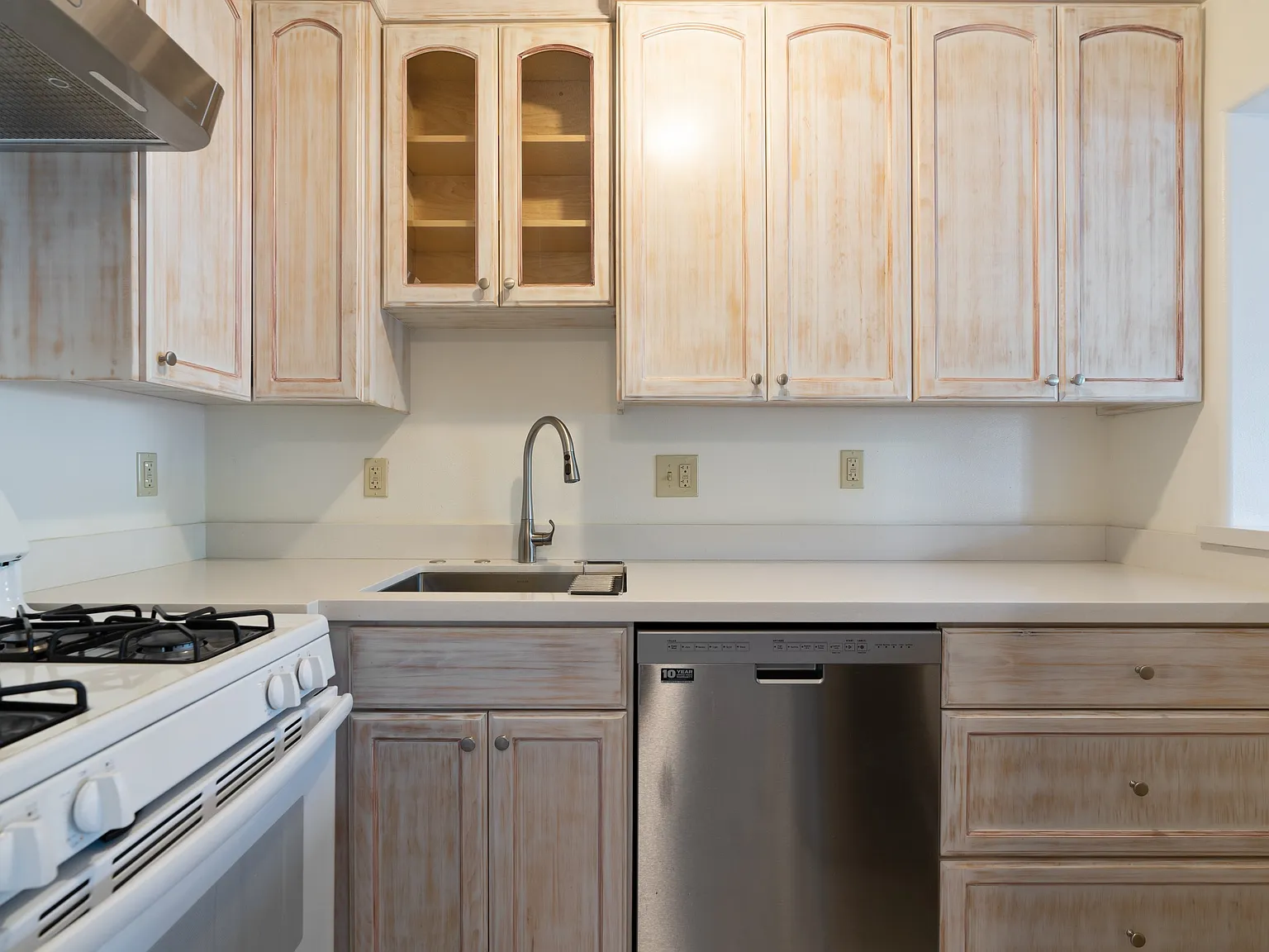 2 bed, 2.5 bath, 968 sqft, $3,349 — Photo 4