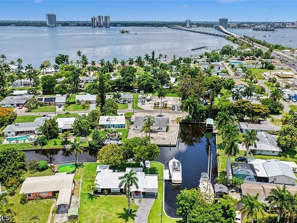 20 Estate Dr