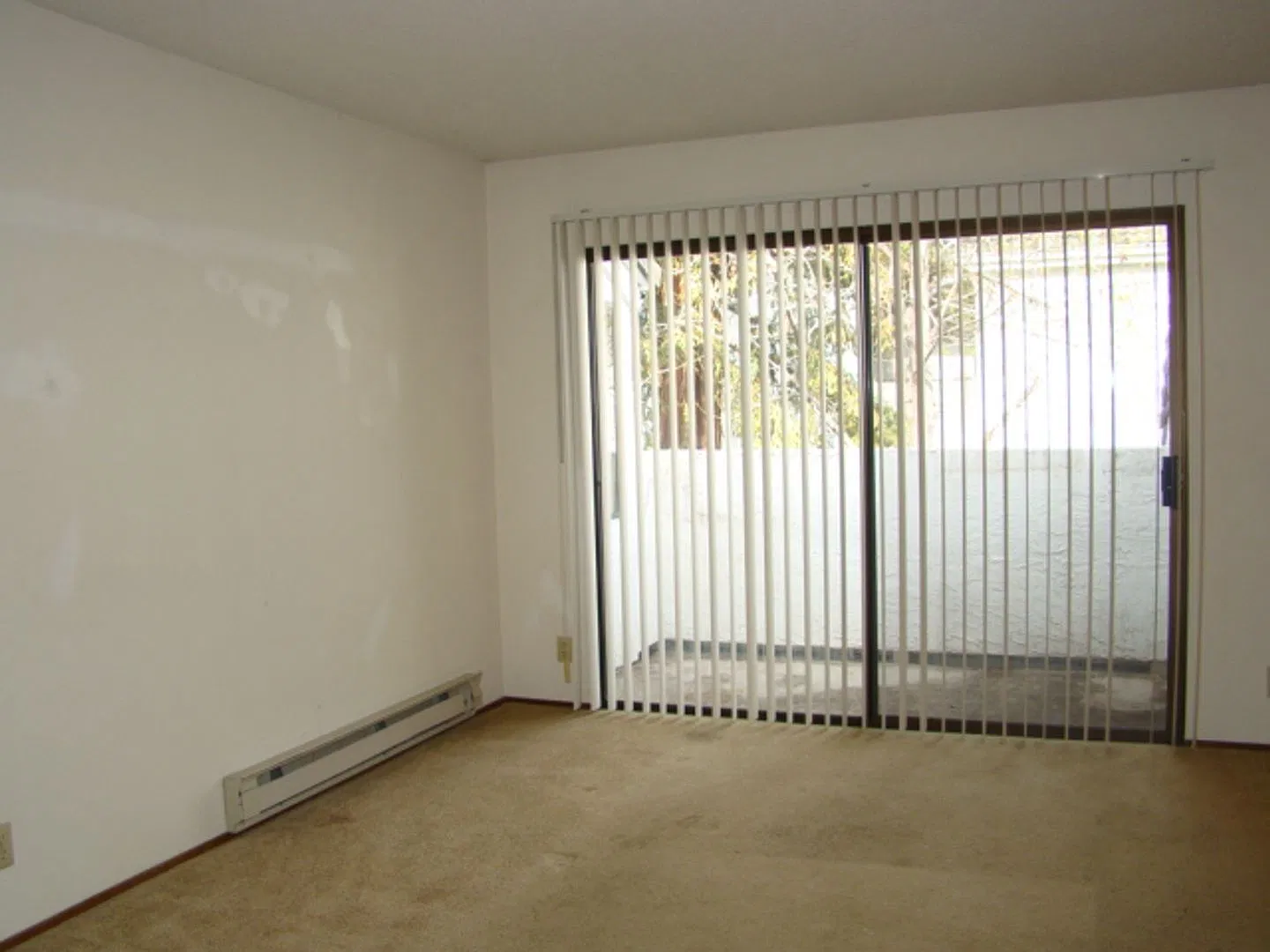 Gated community, upstairs 1 bedroom — Photo 2
