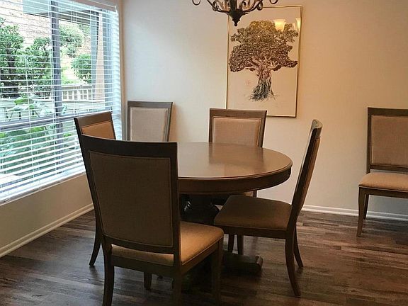 5th image of 286 Oak Leaf Dr #13