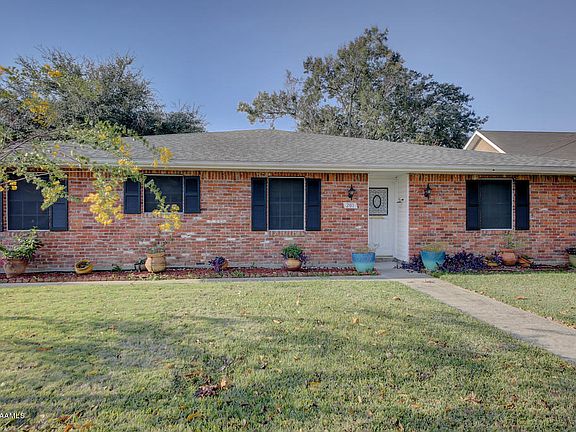 3rd image of 201 W Gibbs Ln